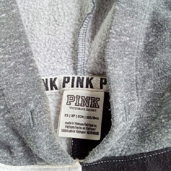 Womans XS Victoria's Secret Black and White Crew Neck Sweater - Picture 3 of 5